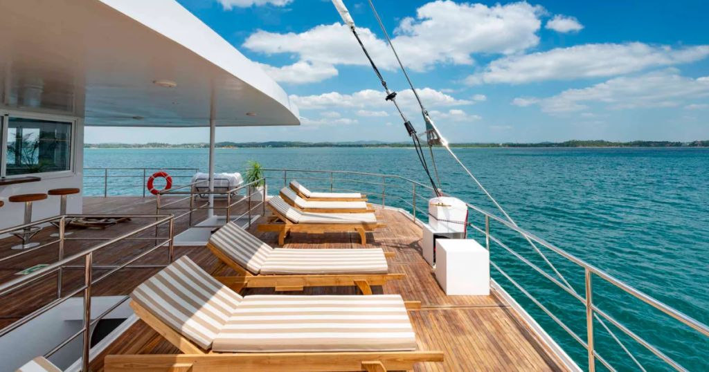 Floating Oasis (Ocean Diamond Yacht)